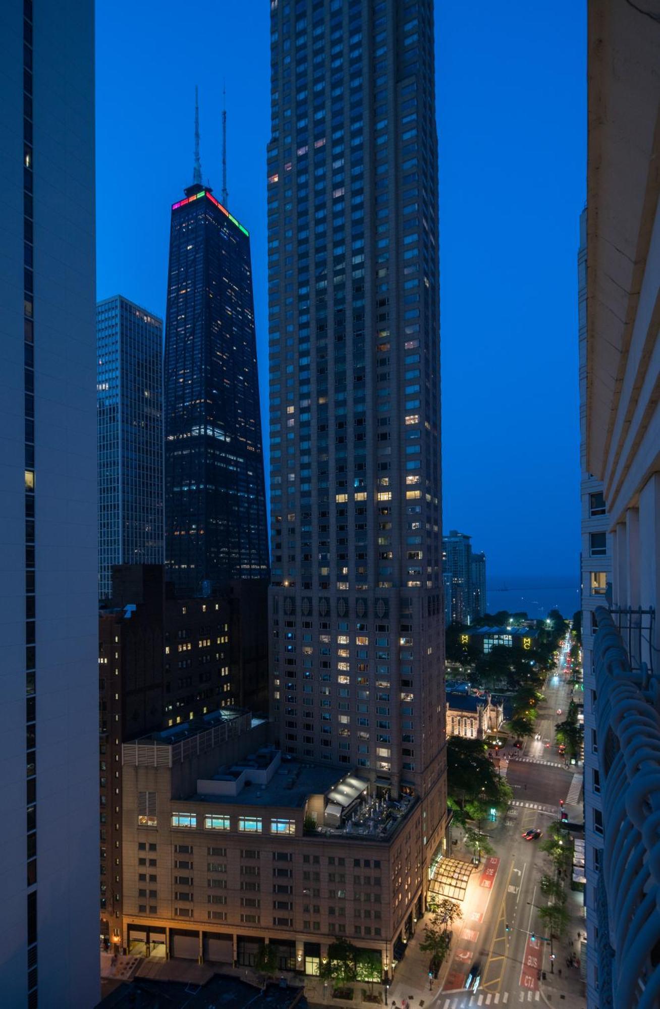The Bernardin Gold Coast Luxury Apartments Near Magnificent Mile Чикаго Экстерьер фото